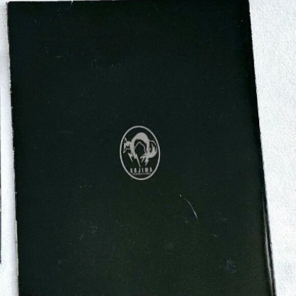 Metal Gear Solid 4 Guns of the Patriots Promotional Art Book Strategy Guide PS3 - Picture 2 of 4